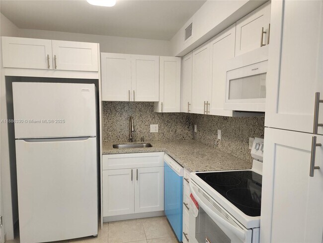 Building Photo - 2841 NE 163rd St