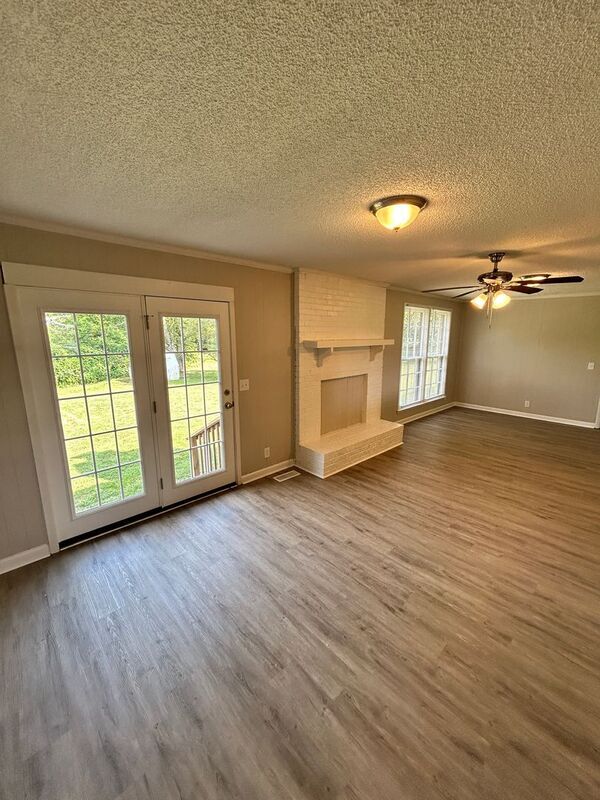 Building Photo - 3407 Knight Dr