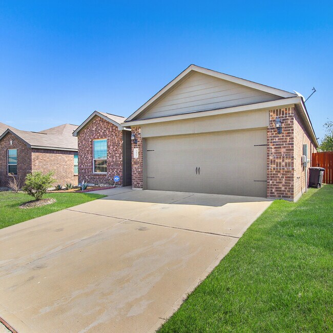 Building Photo - 5932 Garnet Hill Ln