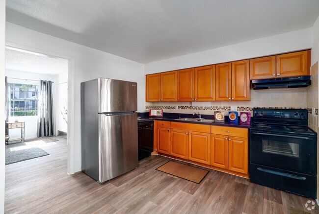 2BR, 1BA - 930SF - Kitchen - La Aloma