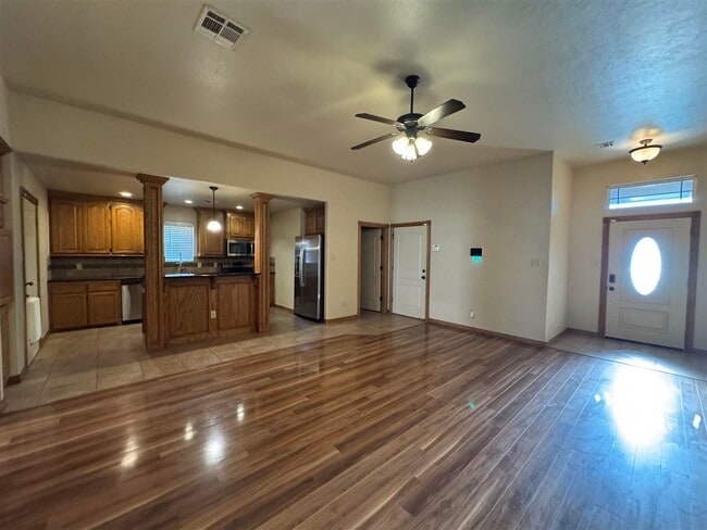 Building Photo - 2310 SW 45th St