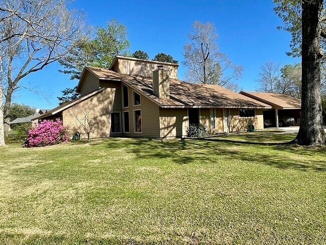 Foto del edificio - Spacious 3BR/2.5BA Retreat in Briarwood Es...