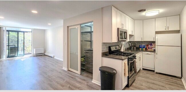 Foto del edificio - 3900 N Pine Grove Ave