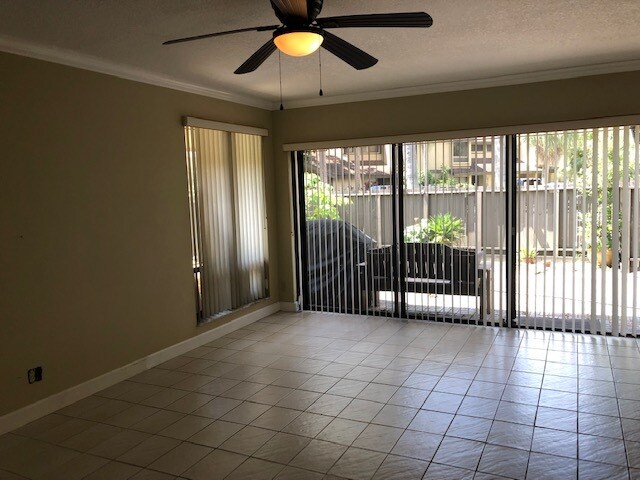 Foto del edificio - 8751 Cleary Blvd
