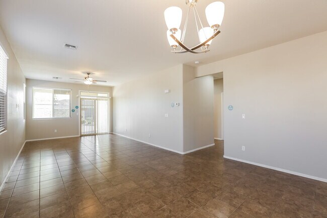 Building Photo - 819 S 176th Ln