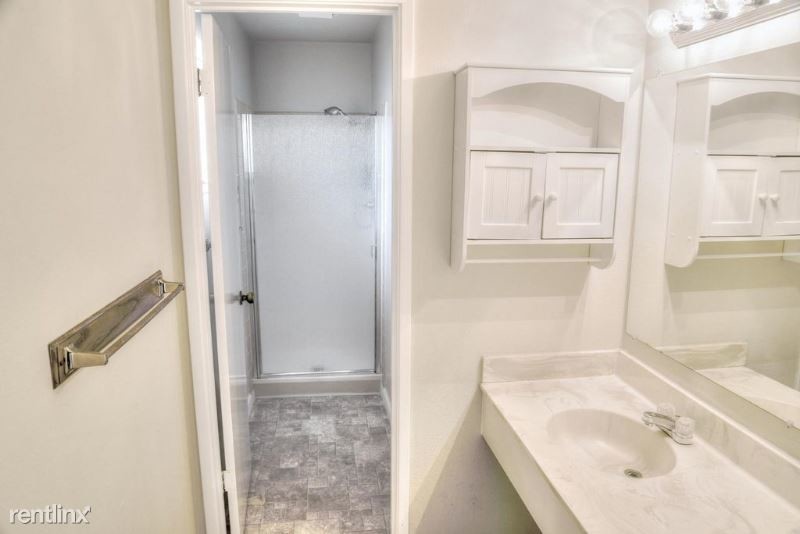 Foto del edificio - 3 br, 2 bath House - 5989 Blossom Ave