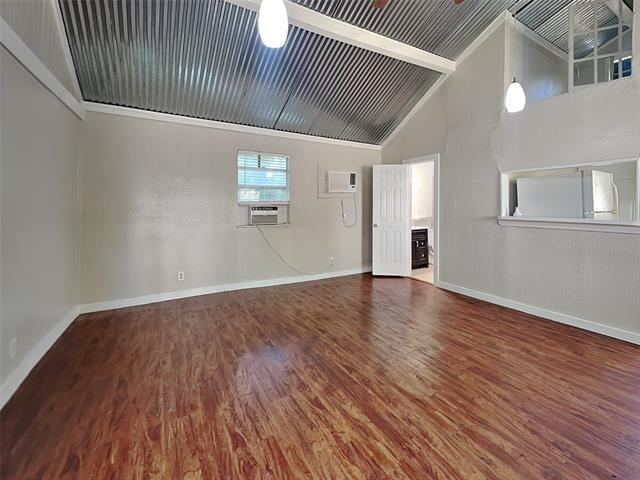 Foto del edificio - 2015 McMillan Ave