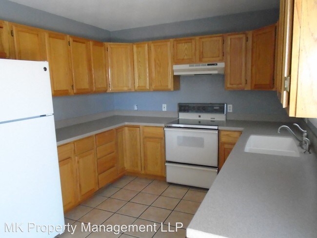 Building Photo - 3 br, 2 bath Apartment - 2120 Oak