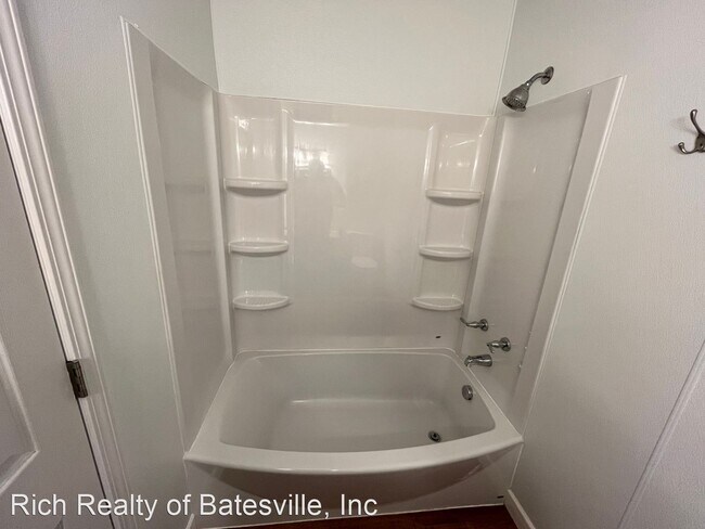 Foto del edificio - 3 br, 2 bath House - 335 West 9th Street