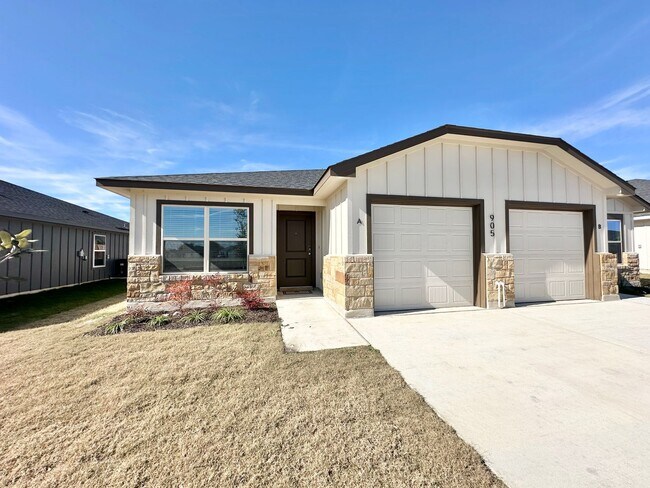 Foto del edificio - 905 Cherry Laurel Ln