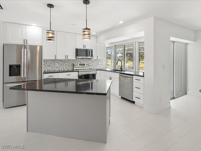 Building Photo - 262 Torrey Pines Point