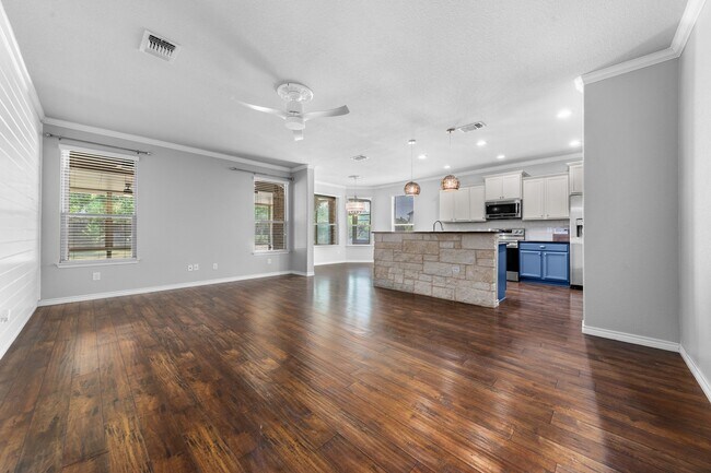 Foto del edificio - 5705 Fenton Ln