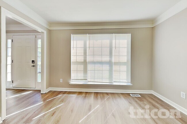 Foto del edificio - 4159 Eagle Nest Dr