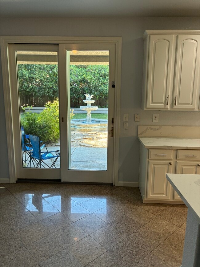 Foto del edificio - 2824 Buckminster Dr