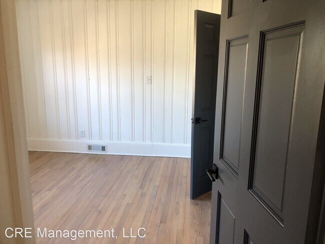 Building Photo - 3 br, 1 bath House - 532 N Kelly St