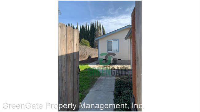 Building Photo - 4 br, 2 bath House - 658 S Locust Ave.