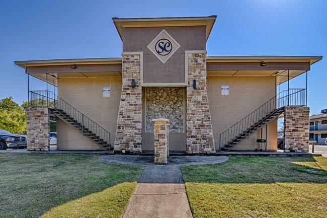 Building Photo - Spanish Cove Apartments
