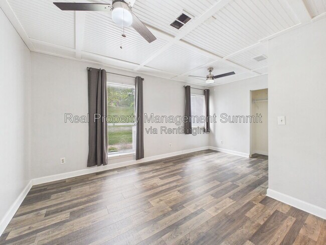 Foto del edificio - 1336 Hunters Rd
