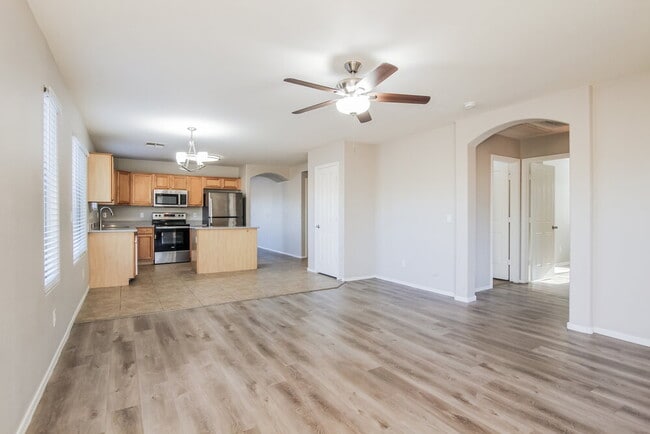 Foto del edificio - 3626 N 131st Dr