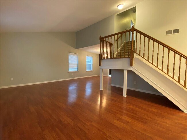 Building Photo - 8906 Doliver Dr