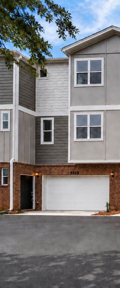 Building Photo - 8929 Sharonbrook Dr