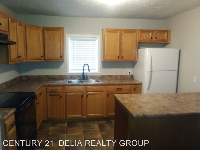 Building Photo - 2 br, 1 bath House - 906 Wisteria Dr.