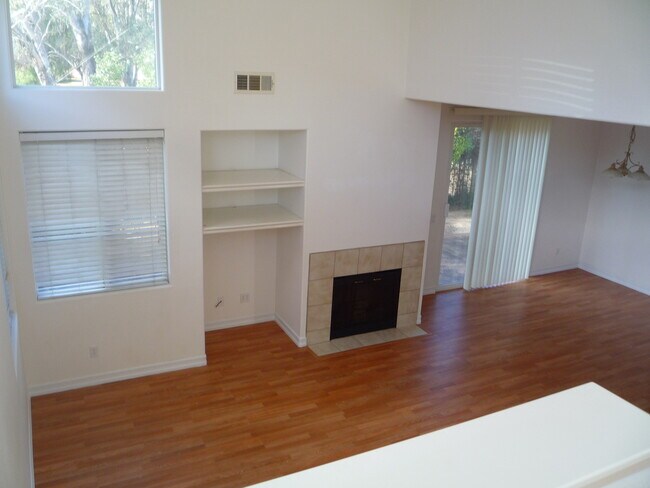 Building Photo - Spacious 2-Story Home with 2-Car Garage In...