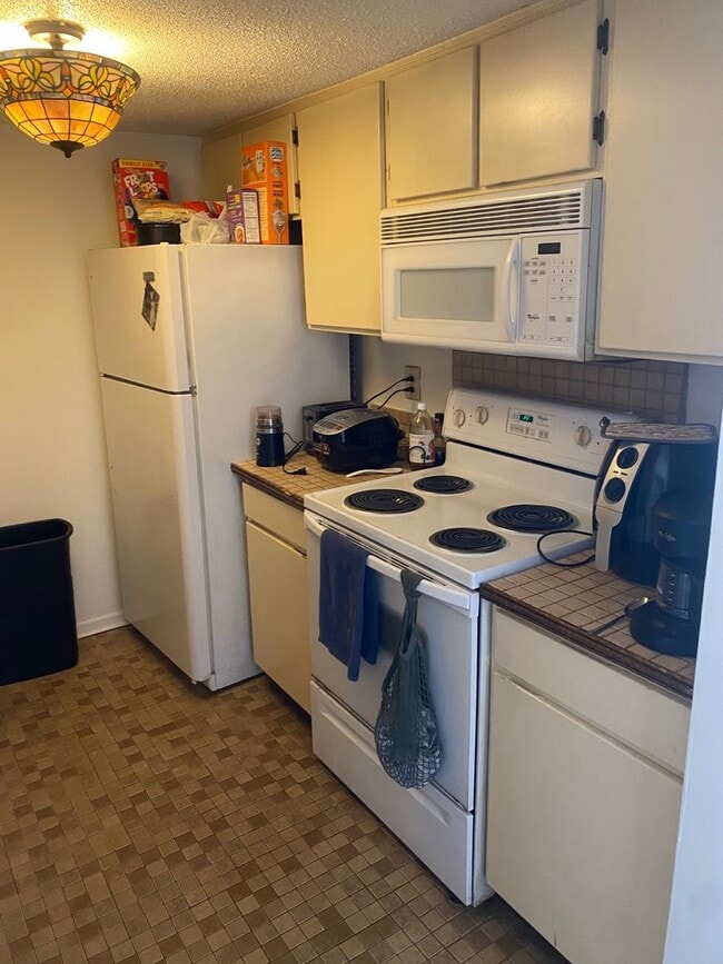 Photo - Gillespie Apartment