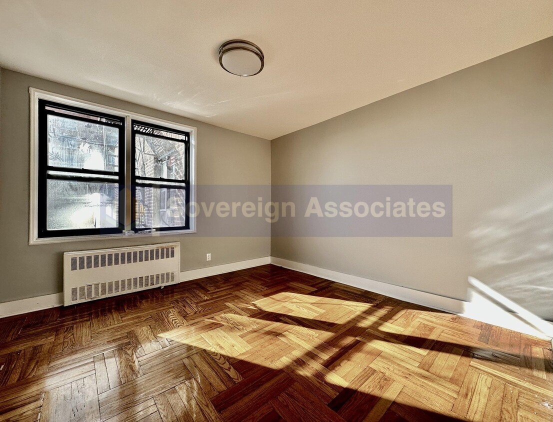 Foto principal - 525-527-527 Riverdale Ave