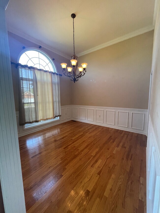 Comedor - 639 Muirfield Cir