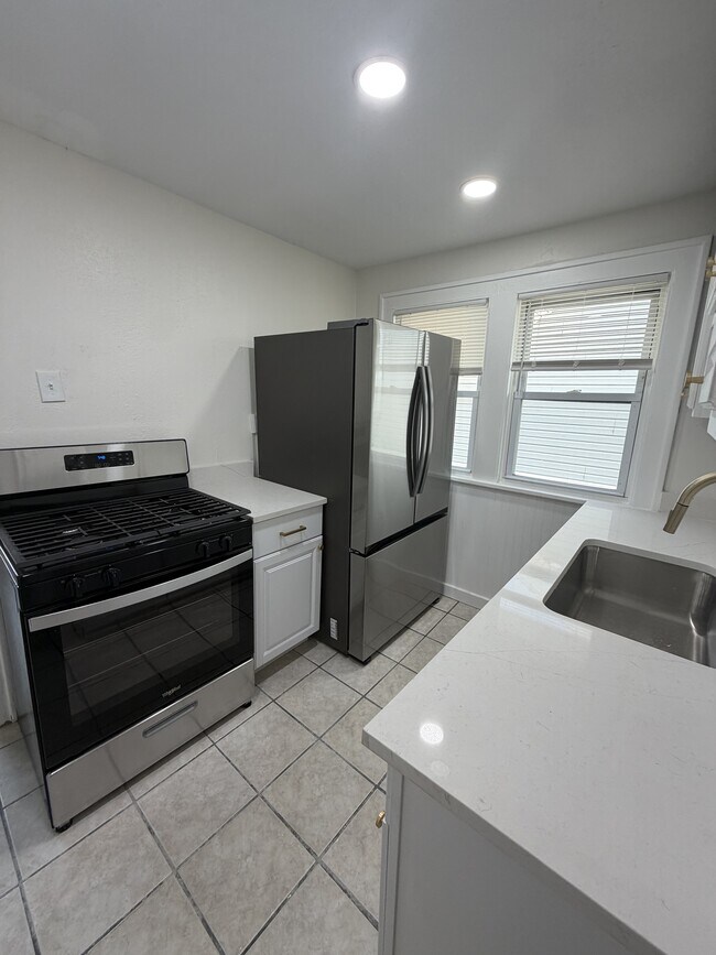 Foto del edificio - 4345 W 48th St