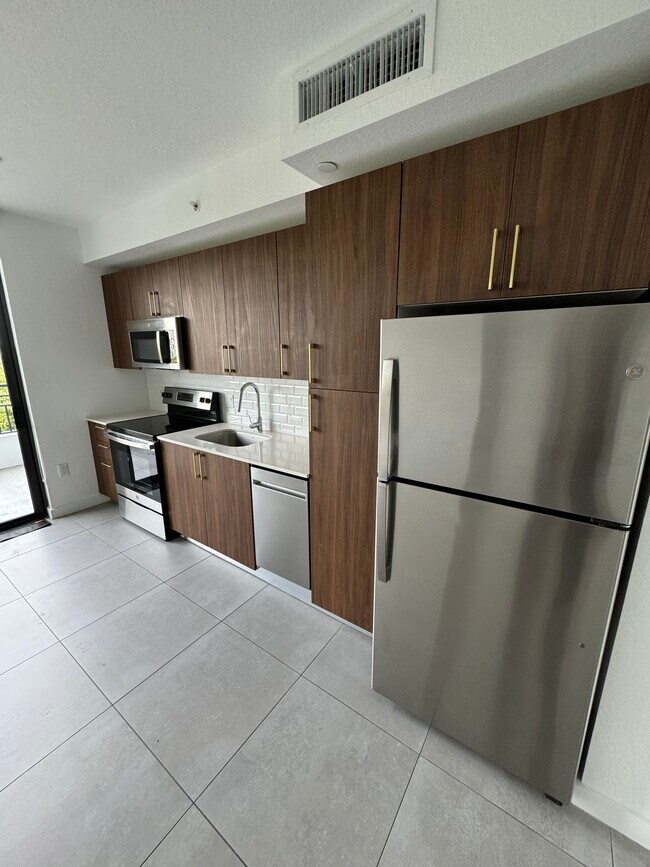 Foto del edificio - 1248 NW 8th Ct