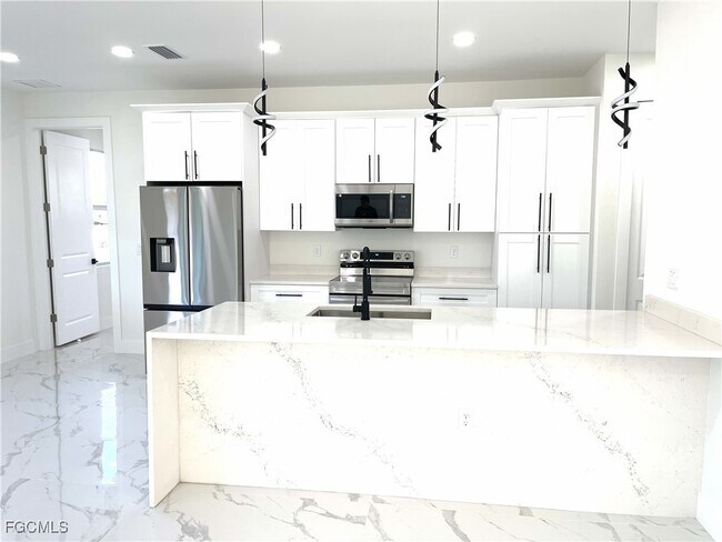 Foto del edificio - 1901 East 13th Street