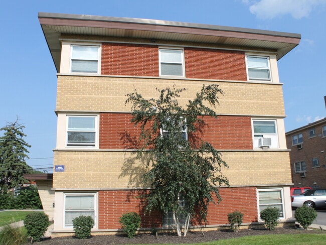 Building Photo - 9651 S Pulaski Rd