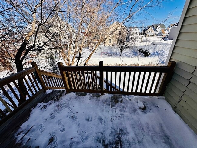 Building Photo - 12 Thorndike St