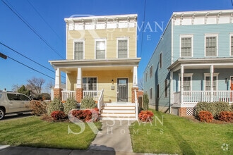 Building Photo - 1719 Everett St