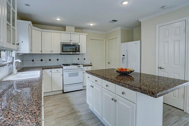 Foto del edificio - 13819 Starhill Ct
