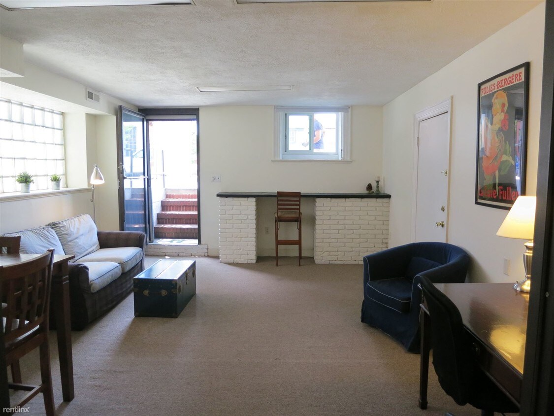 Foto principal - 216 W Madison St