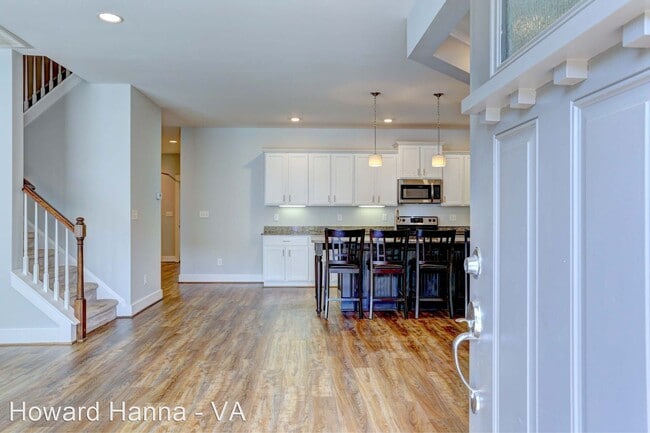 Building Photo - 3 br, 2.5 bath House - 408 Lewis Burwell P...
