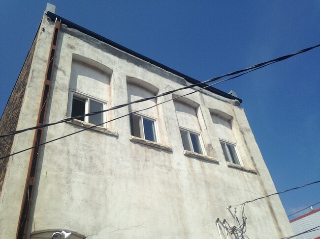 Building Photo - 318 N Central Ave