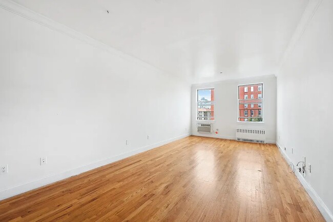 Foto del edificio - 2294 Frederick Douglass Blvd