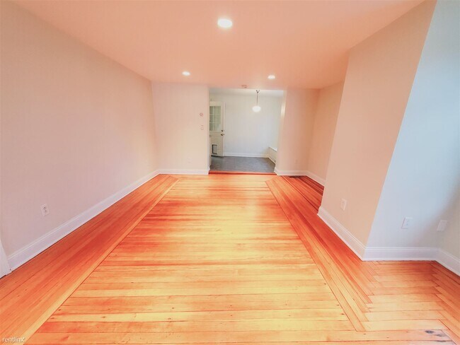 Building Photo - 3 br, 1.5 bath House - 146 Byram Rd