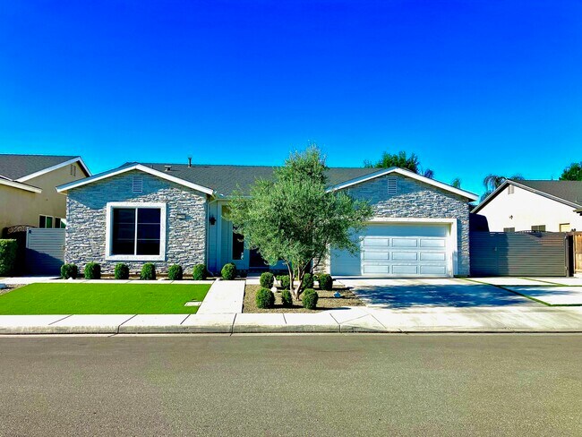 Foto del edificio - 9207 Manor Forest Ln