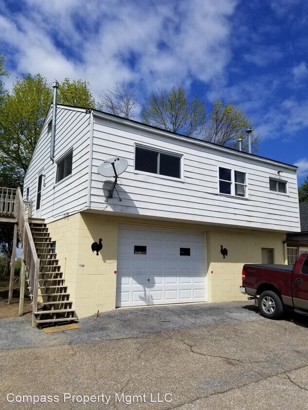 Primary Photo - 2 br, 1 bath House - 112 A Monterey Rd