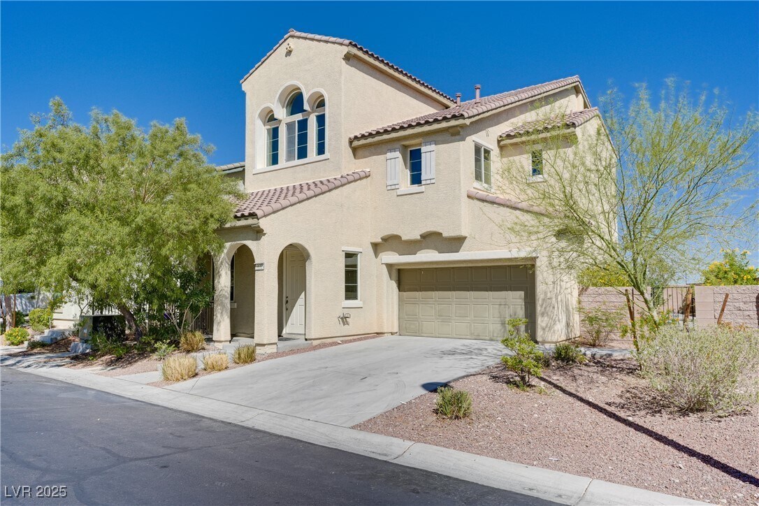 Foto principal - 6632 Ditmars St