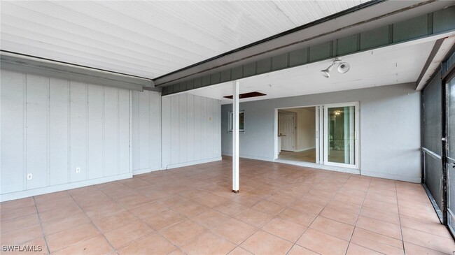 Foto del edificio - 796 106th Ave N