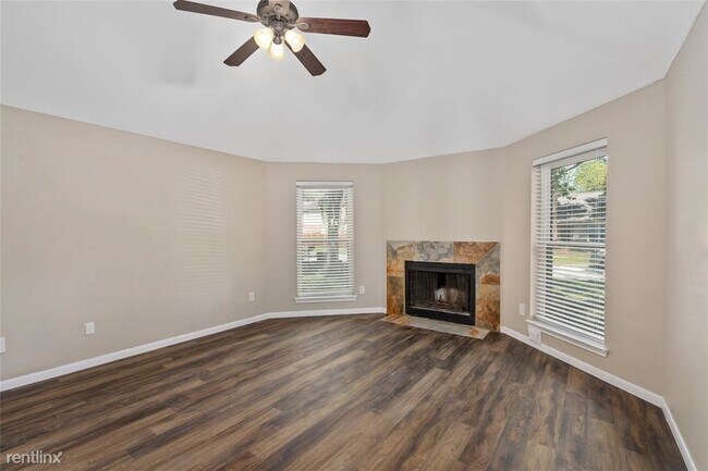 Building Photo - 3 br, 2.5 bath House - 15618 Lago Villa Dr