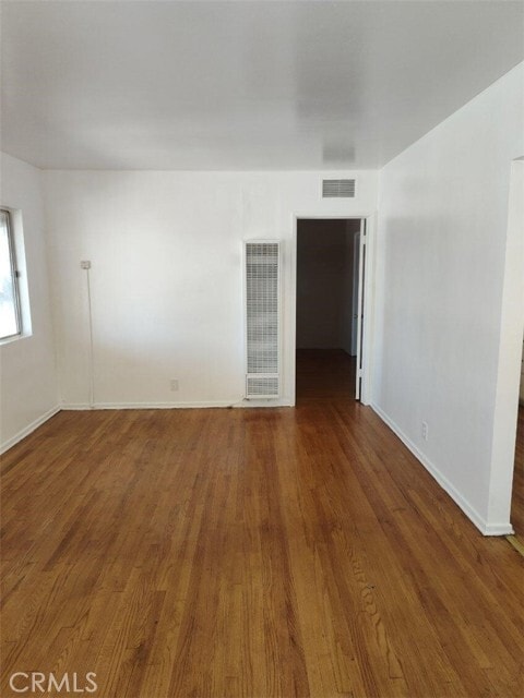 Foto del edificio - 1054 E Artesia Blvd