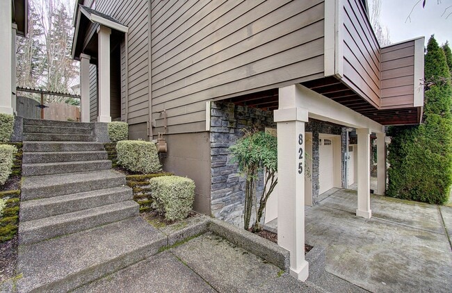 Building Photo - Beautiful 2 Story Town Home - Riverview Terrace Washougal!