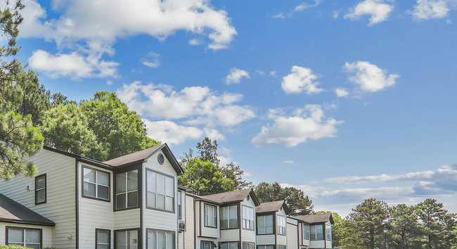 Building Photo - The Everett Apartments